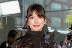 Anne Hathaway’in Eskileri Anımsatan Stilinden Hailey Bieber İmzası Taşıyan Koleksiyona Haftanın Moda Haberleri