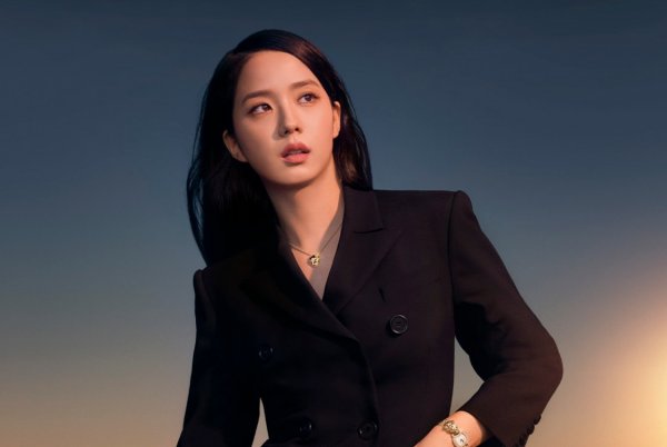 Jisoo’nun Yeni Rolünden Gisele Bündchen’li Burberry Kampanyasına Haftanın Moda Haberleri