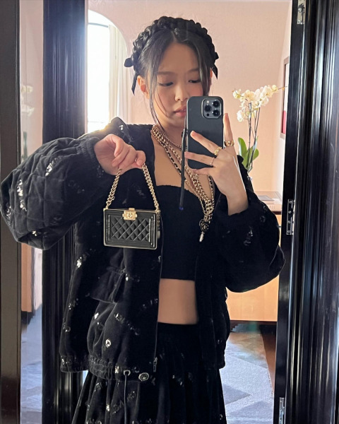 blackpink-jennie-kim-chanel-hair-makeup-beauty-fashion