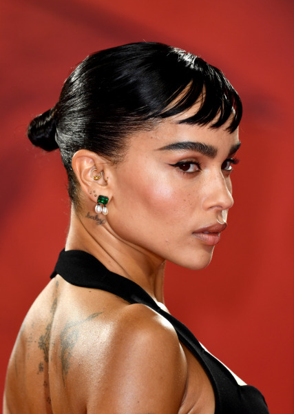 zoe-kravitz-batman-red-catpet-updo-beauty